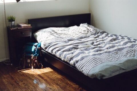 bed-bedroom-room-furniture Code de réduction de 15% sur tous les produits